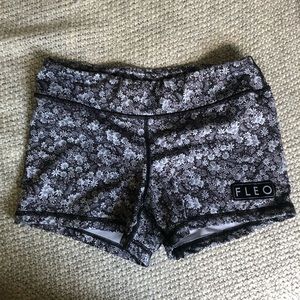 B&W Floral Fleo Shorts